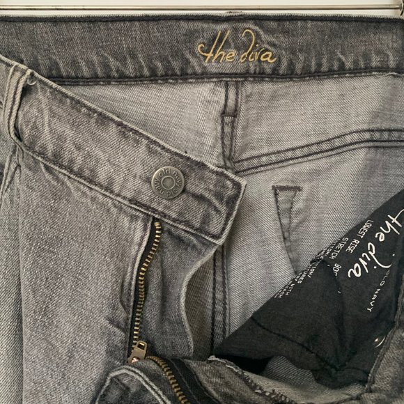Old Navy 'The Diva' lowest rise boot cut jeans - Picture 3 of 9